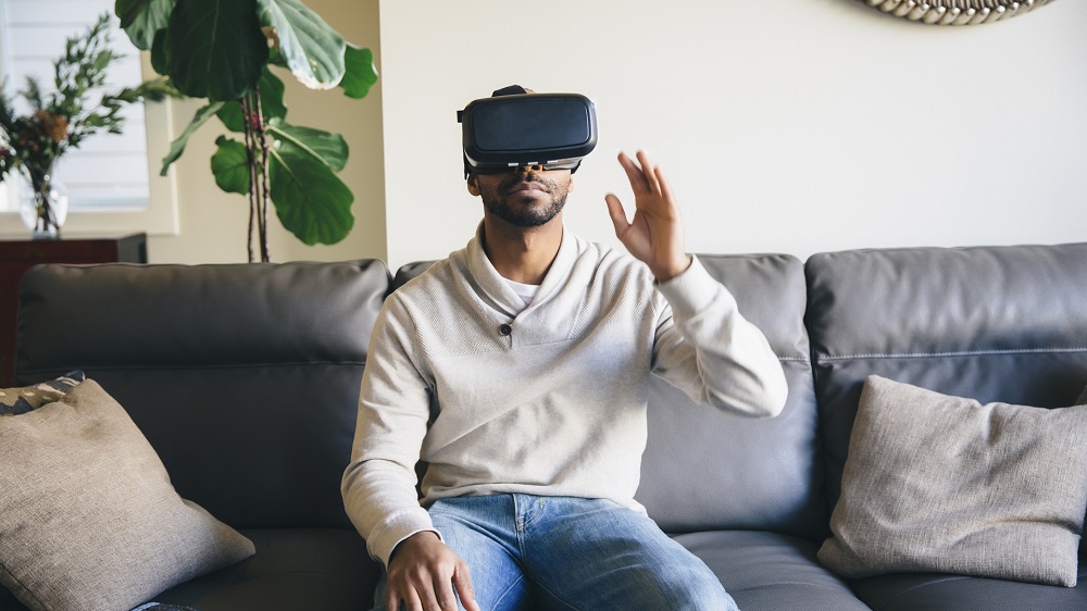 What Are the Signs That Someone is Using a VR Headset?